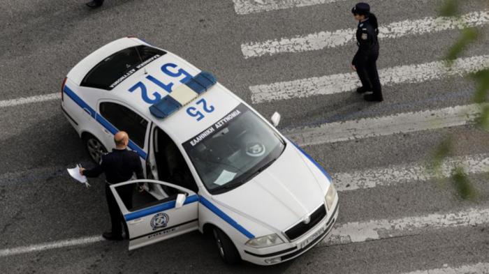 «Χειροπέδες» σε μηχανόβιο που πήγαινε με 205 χλμ./ώρα στη Βουλιαγμένης 